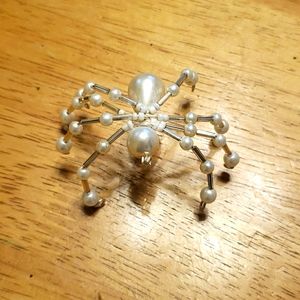 Pearl beaded spider 🕷